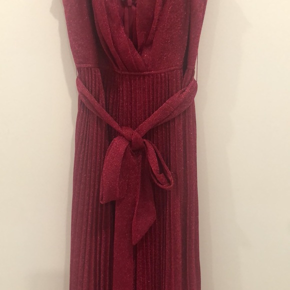 Lulu’s NWT Magenta Metallic Pleated Maxi 🔥 - Picture 6 of 12